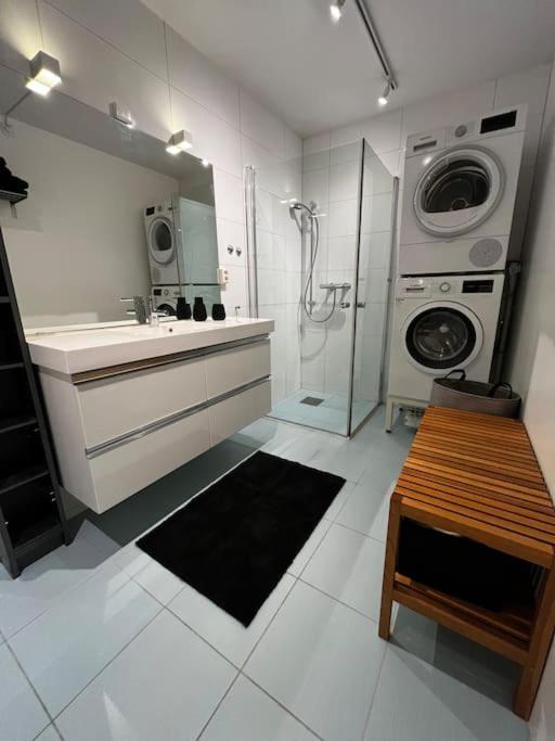 Apartment Sentral Og Lys Med Stor Uteplass Og Gratis Parkering Sandnes (Rogaland)