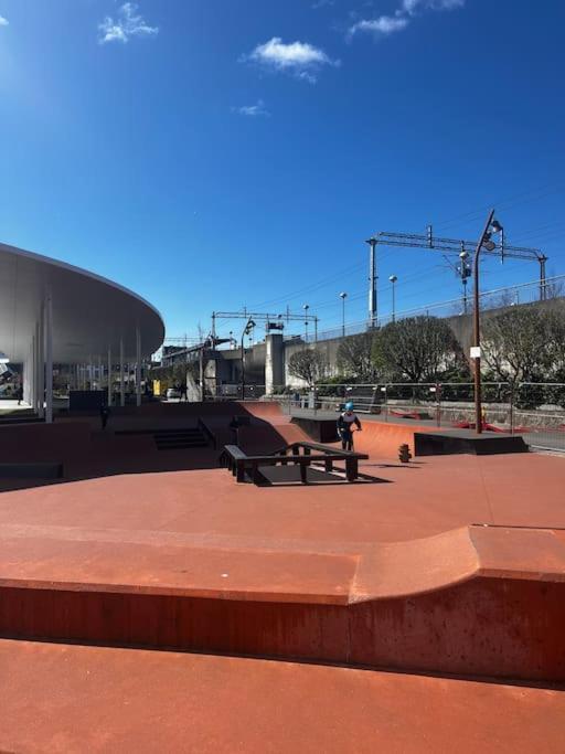 Sentral Og Lys Med Stor Uteplass Og Gratis Parkering Appartement *