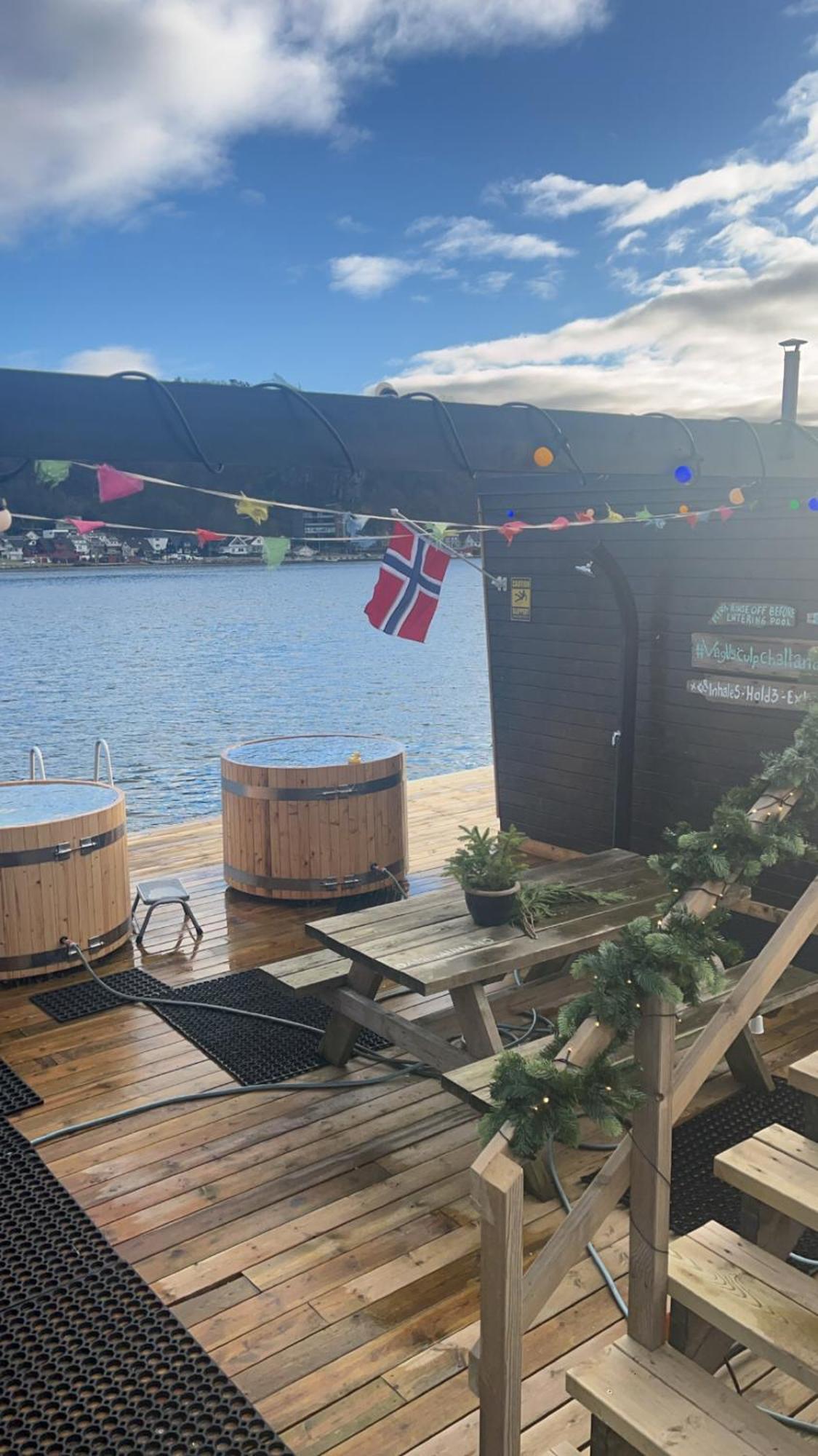 Sentral Og Lys Med Stor Uteplass Og Gratis Parkering Apartment